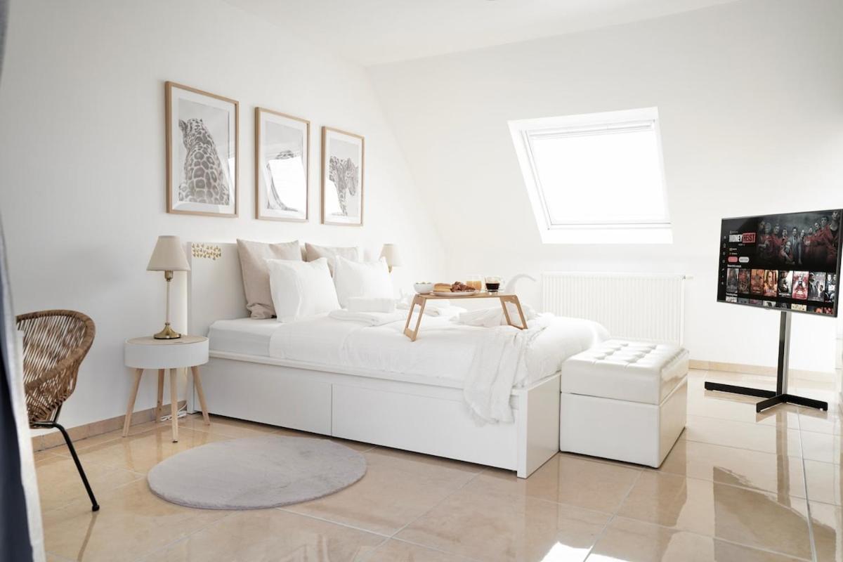 Appartement Penthouse With A Neo-gothic Parish Church View *