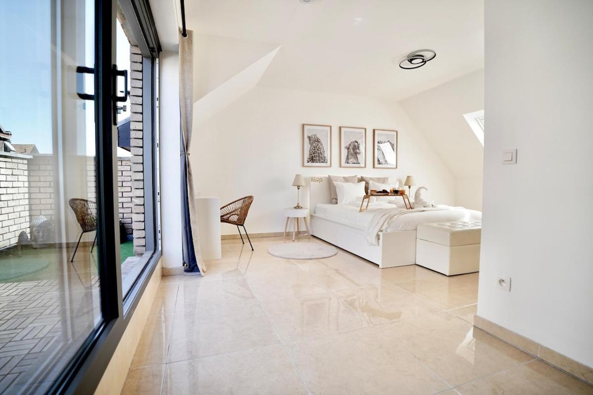 Penthouse With A Neo-gothic Parish Church View Appartement Gent