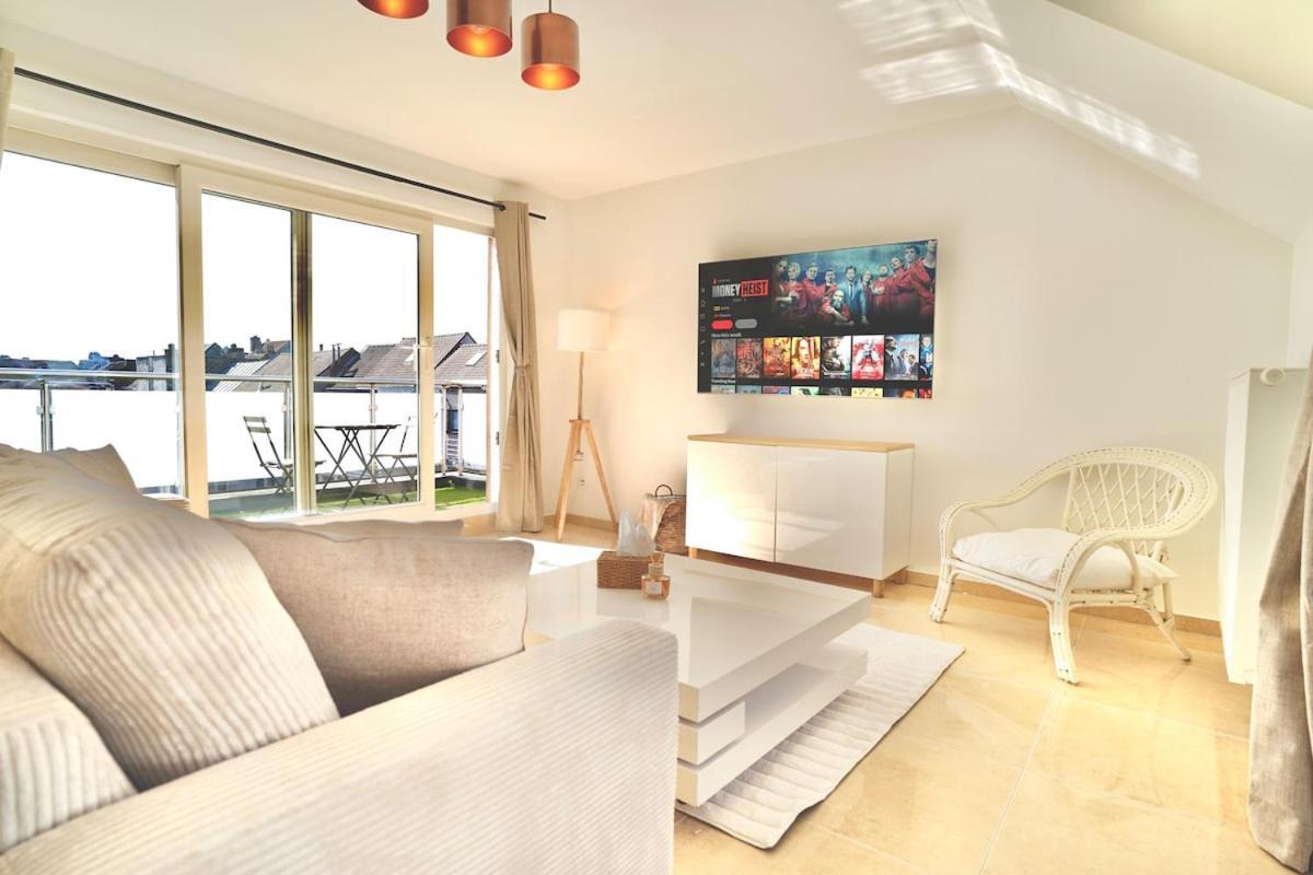 Penthouse With A Neo-gothic Parish Church View Appartement